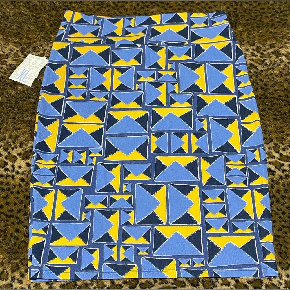 CLOSET CLEAR OUT ON ALL LULAROE MAKE A OFFER BUNDLE NWT XL SLIMMING HIGH WAISTED - Picture 8 of 8